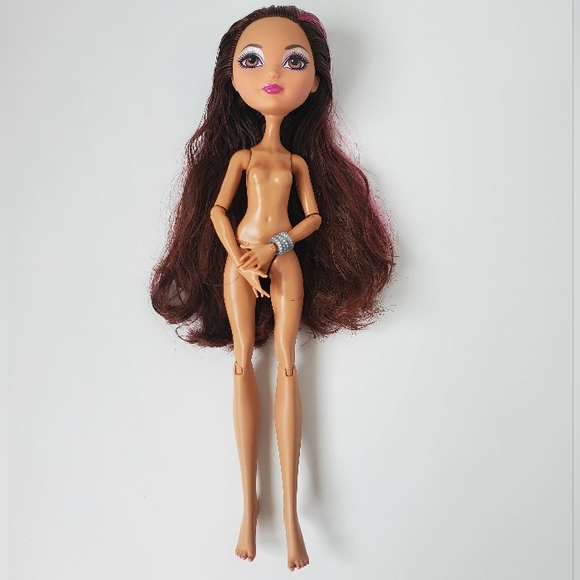 Ever After High Legacy Day Briar Beauty - Picture 2 of 9